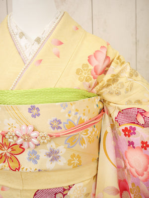 FI-018    黄色地桜づくし　振袖