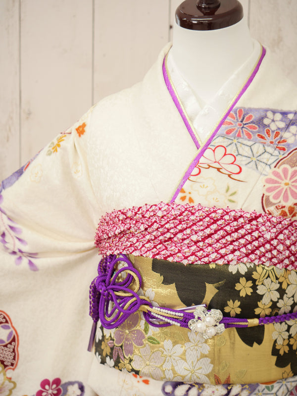 FI-019   白地伝統文様×紫　振袖