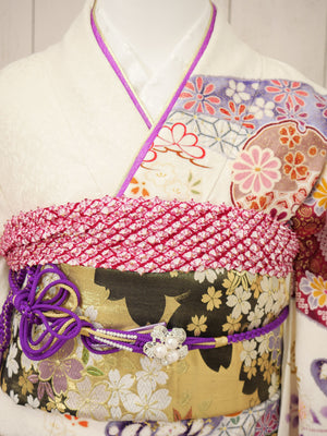 FI-019   白地伝統文様×紫　振袖