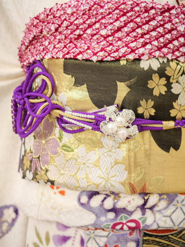 FI-019   白地伝統文様×紫　振袖