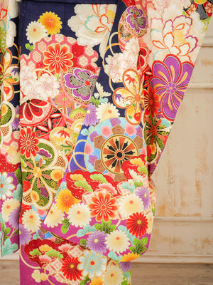 FI-020　紺地くすみ牡丹文様　振袖