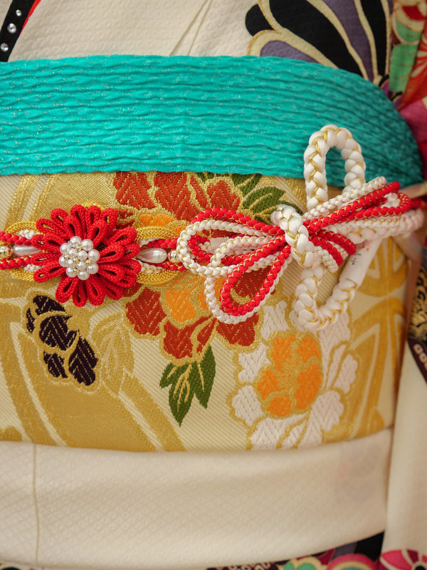 FI-024    大輪絢爛　振袖