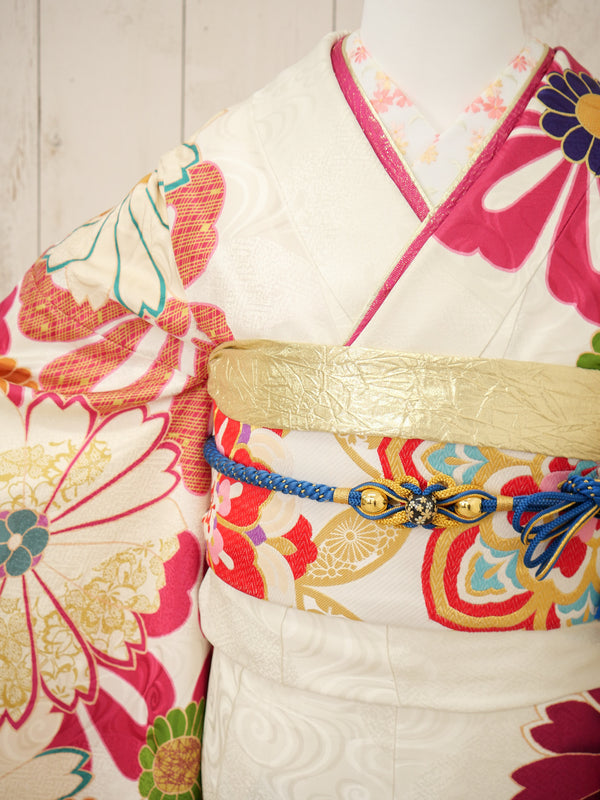 FI-047    花舞う麗日　振袖