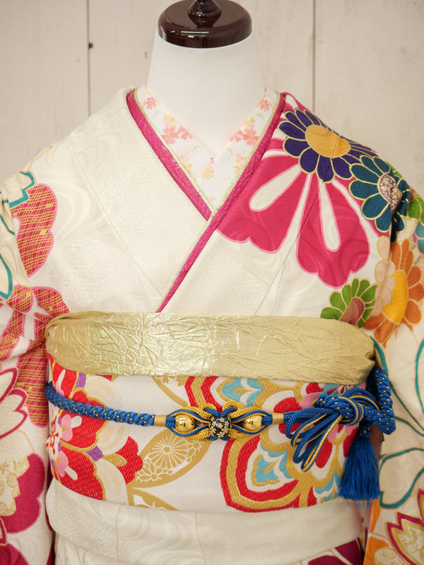 FI-047    花舞う麗日　振袖