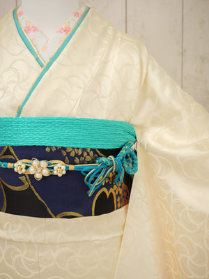 FI-054    しとやか生成り　振袖