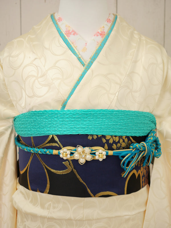 FI-054    しとやか生成り　振袖