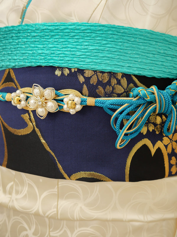 FI-054    しとやか生成り　振袖