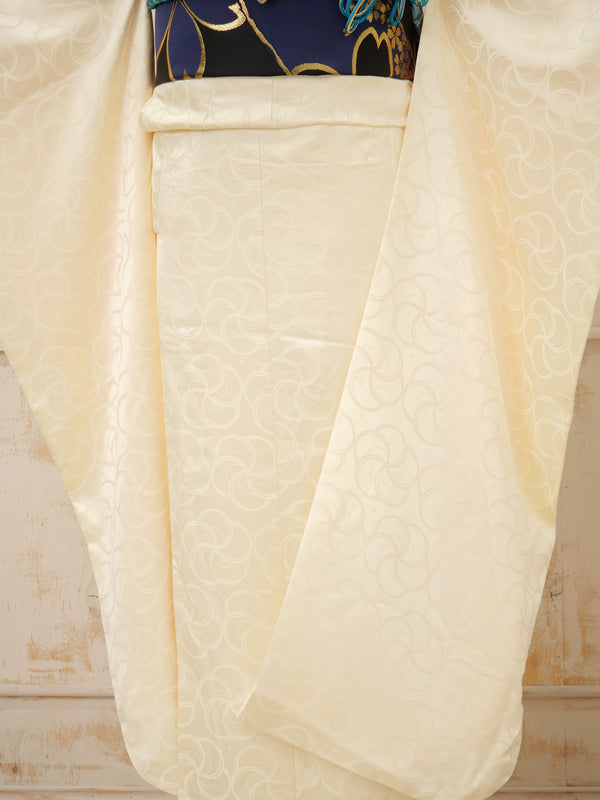 FI-054    しとやか生成り　振袖