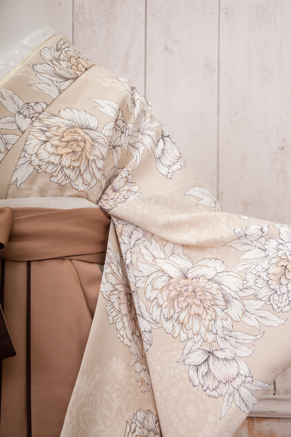 KR-027/ベージュ牡丹　卒業袴