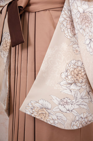 KR-027/ベージュ牡丹　卒業袴