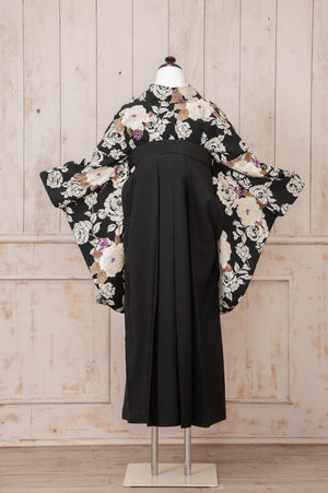 KR-020/JAPAN STYLE×中村里砂 黒地バラ柄　卒業袴