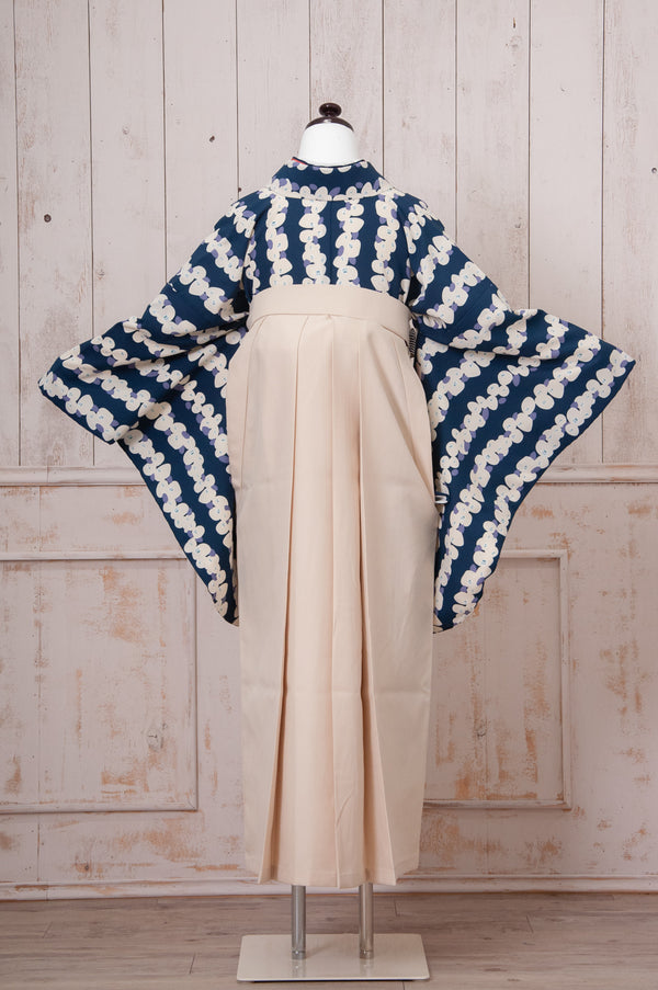 KR-104/レトロ椿紺地　卒業袴