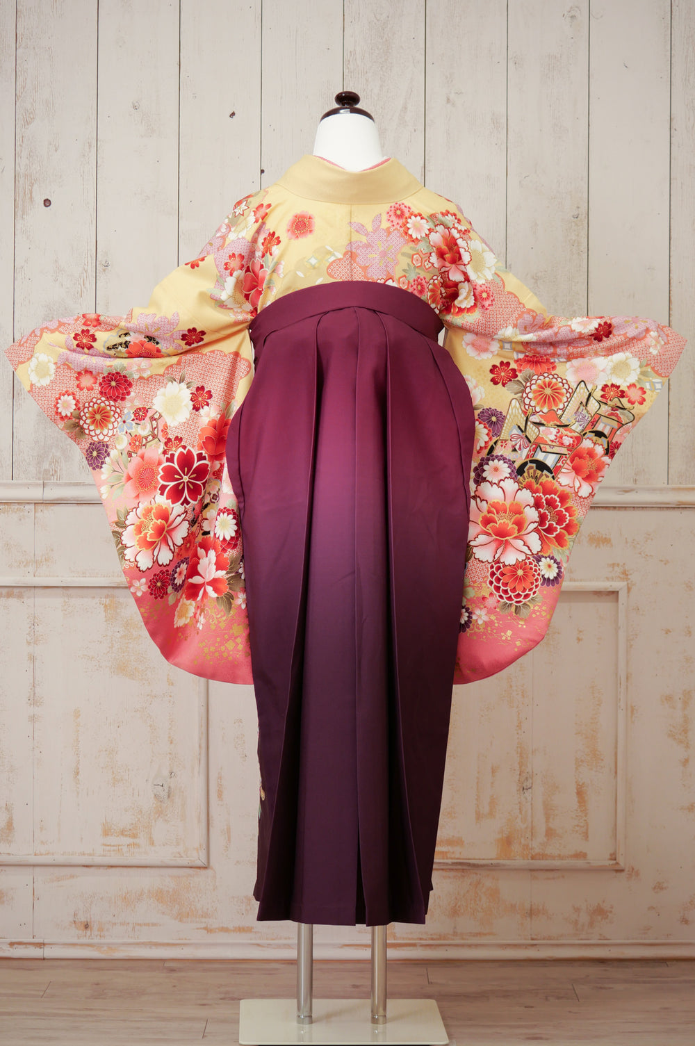 KR-111/クリーム地御所車　卒業袴　仙台　宮城